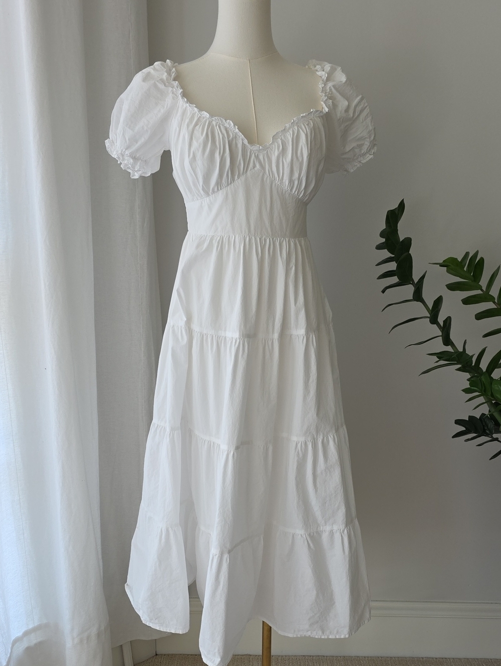 Astr White Puff Sleeve Tiered Midi Dress